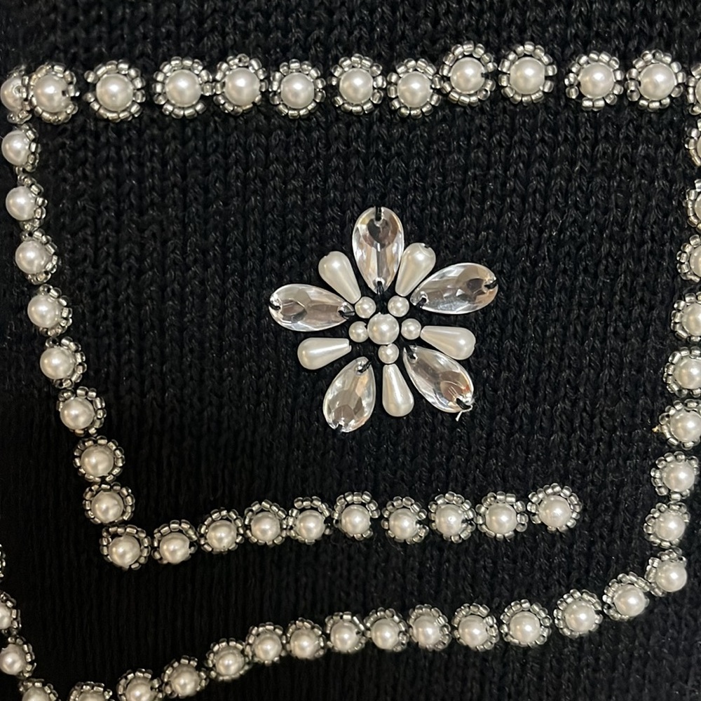 ~Rare~Vintage Victoria Woman’s Black Pearl and Rhinestone Sweater Size 1X EUC